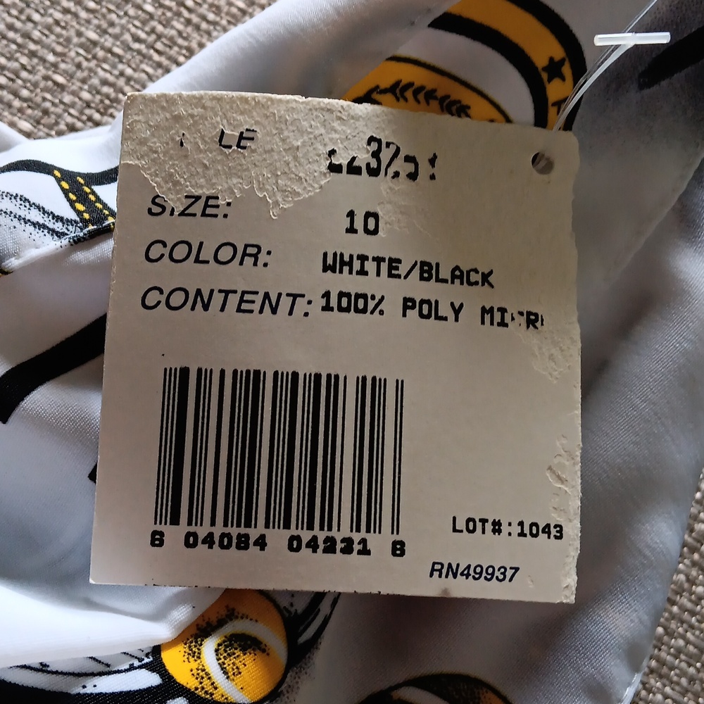 - PLEATED GRAPHIC TENNIS SKIRT NWT - Picture 7 of 9